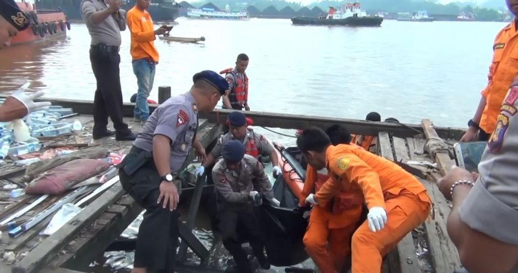 Tim SAR Temukan Jenazah 1 Korban Tewas Kapal Meledak di Samarinda