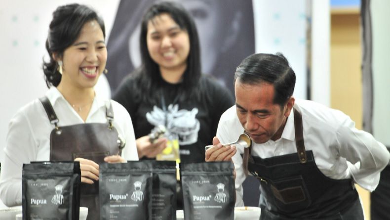 Kala Presiden Jokowi Belajar Jadi Barista di Festival Terampil