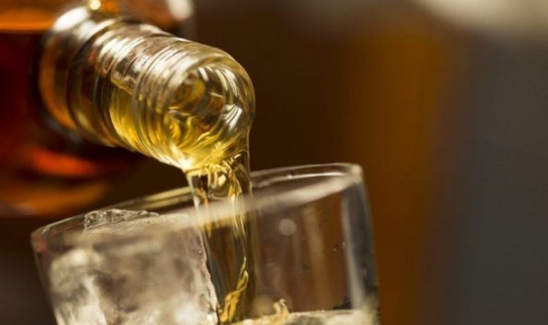 9 Orang Tewas usai Tenggak Miras Sari Apel di Rusia