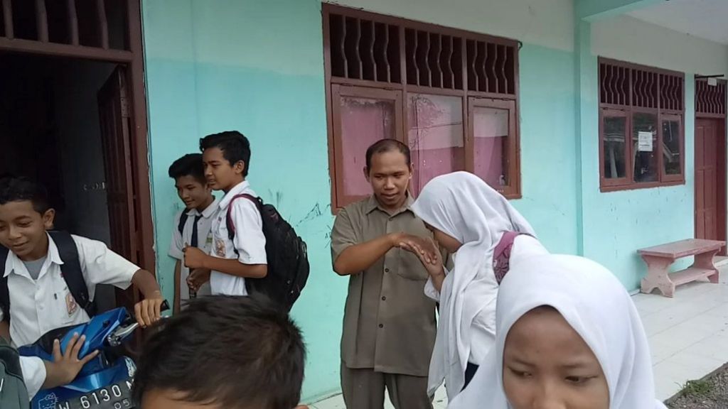 Begini Kebiasaan Guru yang Dipersekusi Siswa di Gresik saat di Sekolah