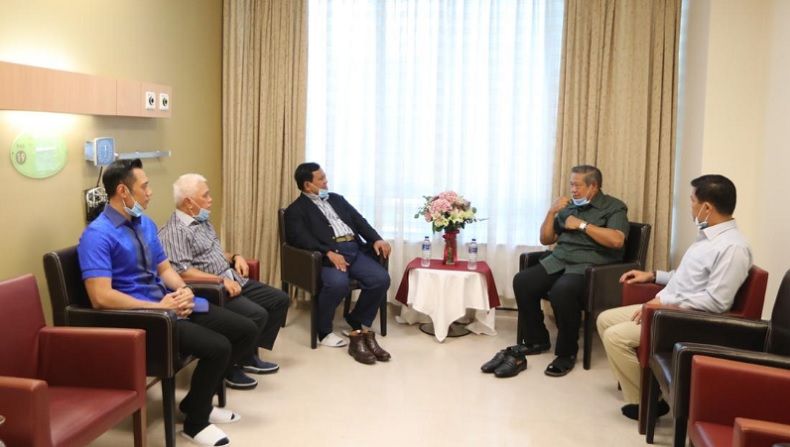 Besuk Ani Yudhoyono ke Singapura, Prabowo Tak Bahas Politik dengan SBY