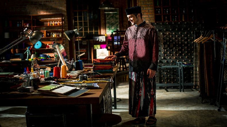 Ini Kelebihan Sarung Tenun Tangan Dibanding Buatan Mesin