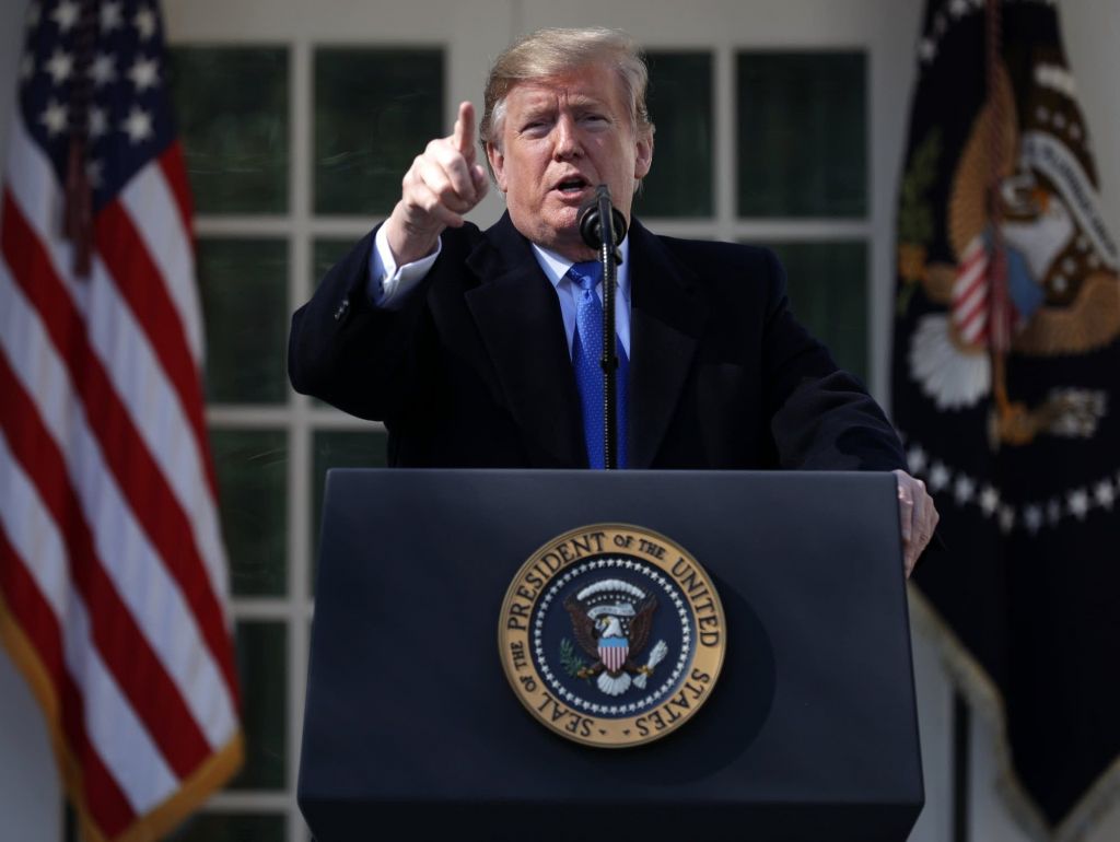 Umumkan Darurat Nasional, Trump Bangun Tembok Perbatasan AS-Meksiko