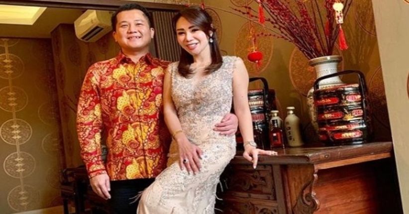 Jelang Pernikahan, Femmy Permatasari Pamer Cincin Berlian