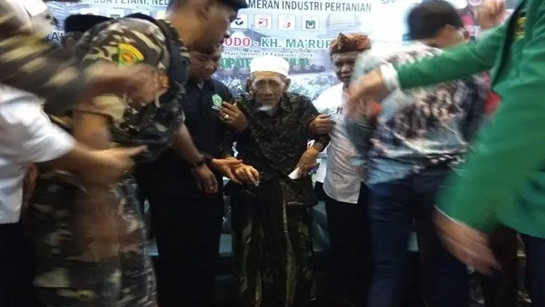 Soal Puisi Fadli Zon, Mbah Moen: Aku Serahkan Semuanya kepada Allah