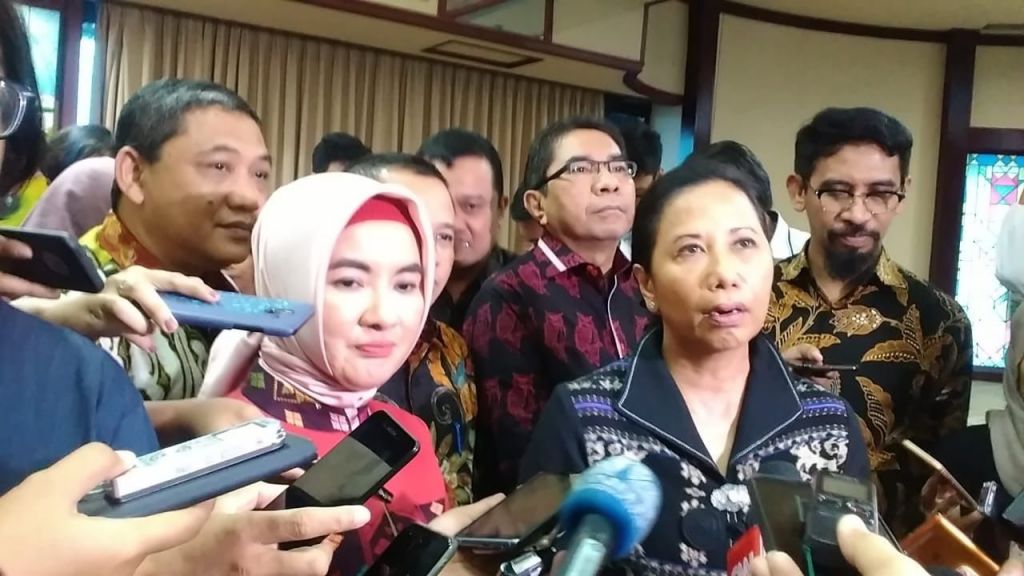 Menteri Rini: Harga Avtur Pertamina Sudah Kompetitif