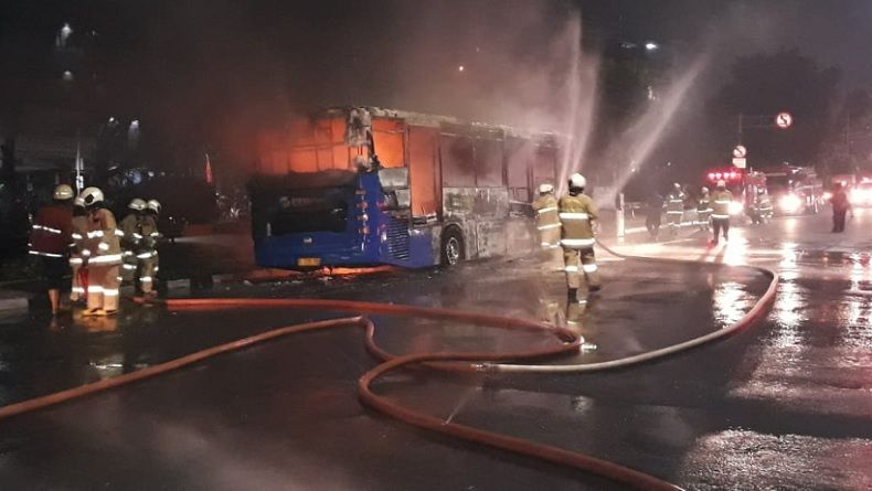 Bus Terbakar, Sopir Transjakarta Berbohong demi Selamatkan Penumpang