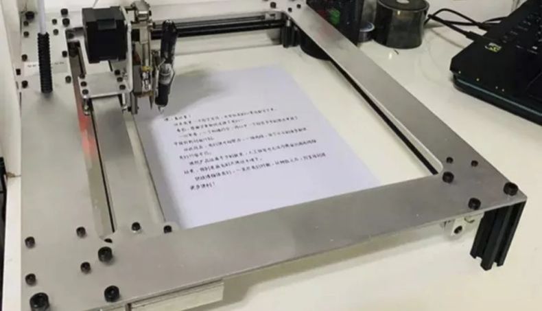 Viral, Siswi SMA di China Ketahuan Gunakan Robot untuk Kerjakan PR