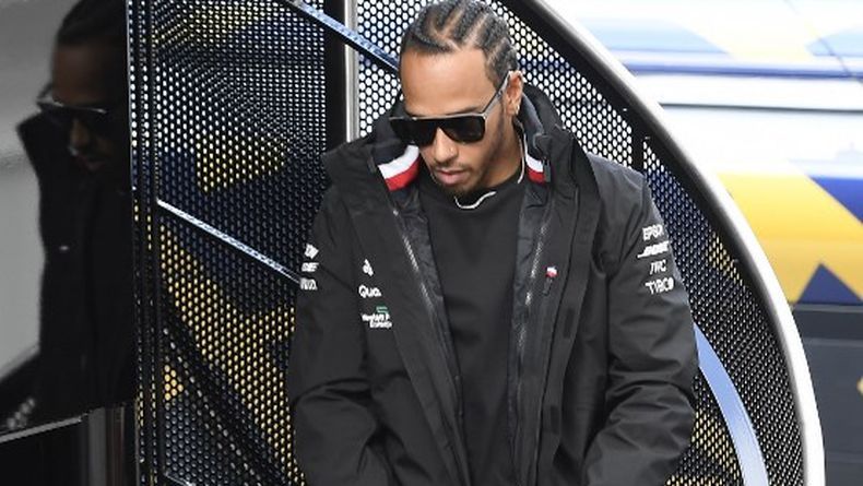 Jadi Juara Dunia Bertahan, Hamilton Tak Mau Pikirkan Gelar Keenam