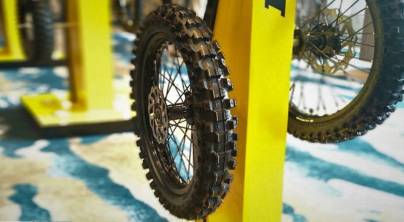 Alasan Ban Depan Motor Trail Lebih Besar dari Ban Belakang