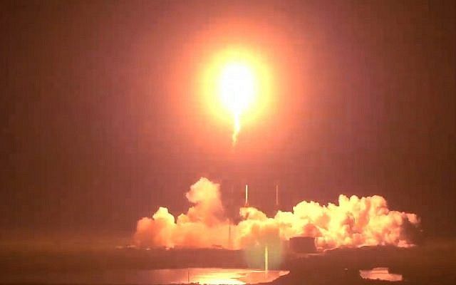 Tak Cuma Pesawat Israel, Roket SpaceX Juga Bawa Satelit Indonesia