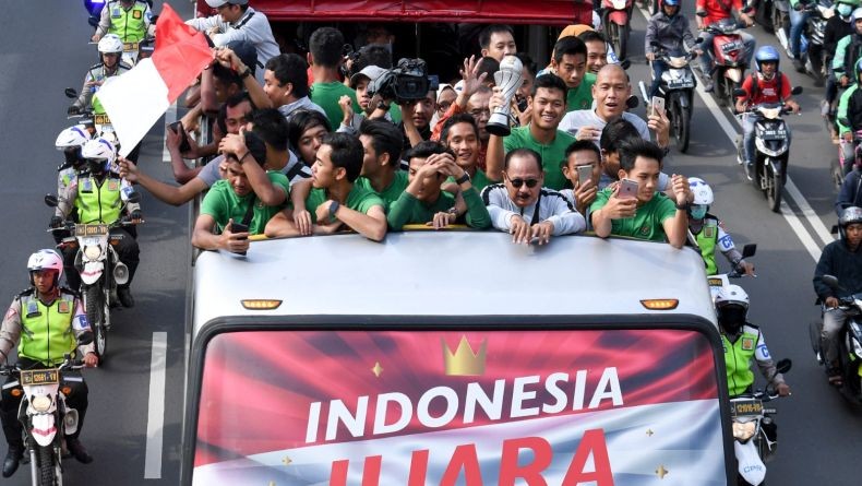 Gunakan Bus Persija, Timnas Indonesia U-22 Diarak ke Istana Presiden