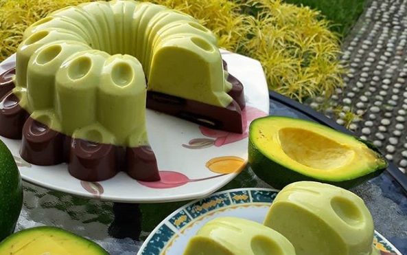 Pilihan Dessert Kekinian, Yuk Bikin Puding Alpukat Oreo Cokelat