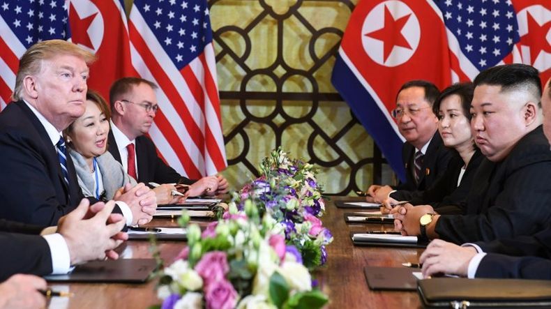 Trump dan Kim Tinggalkan Lokasi, Tak Ada Kesepakatan yang Dicapai