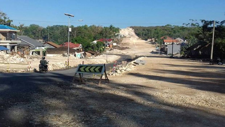 Tuntaskan Jalur Lintas Selatan, Pemprov Jatim Bangun 71,685 Km Melalui Dana IDB
