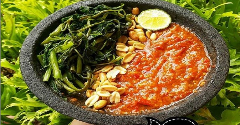 Lezatnya Plecing Kangkung Khas Lombok, Pedasnya Bikin Ketagihan