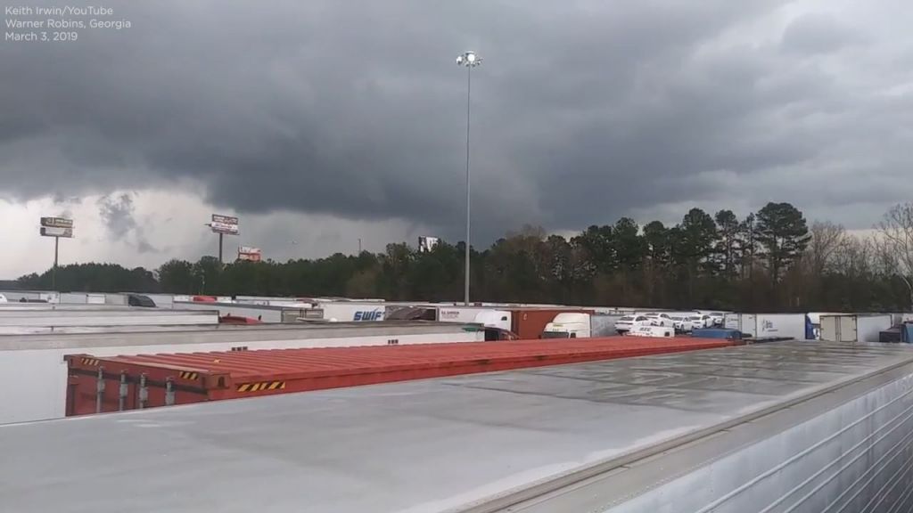 Korban Tewas akibat Terjangan Tornado di Alabama AS Jadi 23 Orang