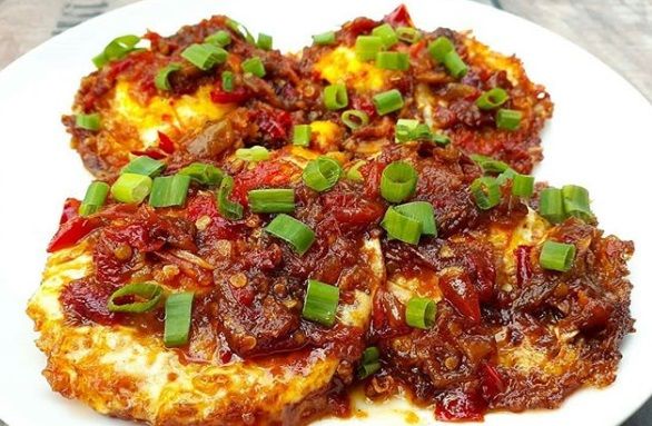 Telur Ceplok Sambal Terasi, Menu Simpel yang Bikin Ketagihan 