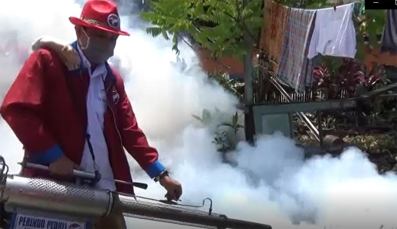 Warga Kena DBD, Rescue Perindo Fogging Rumah Warga di Makassar