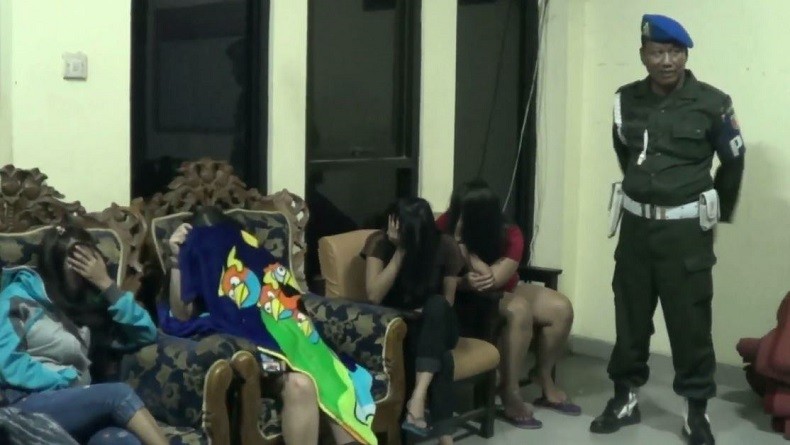 Razia Objek Wisata Keluarga di Tretes, Tim Amankan PSK Bertarif Jutaan