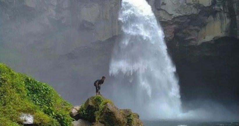 Air Terjun Turbo Asahan Eksotis, Semburannya Keluar dari Celah Tebing