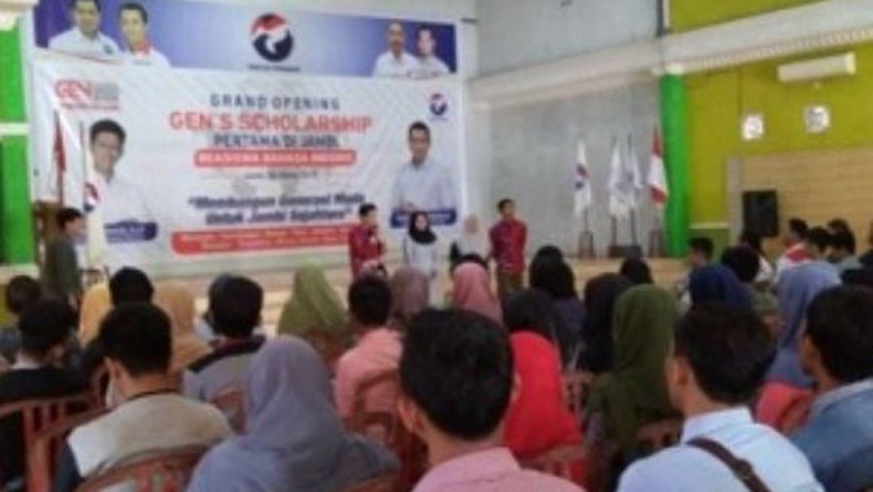 Caleg Perindo Jambi Beri Beasiswa Kursus Bahasa Inggris bagi 300 Siswa