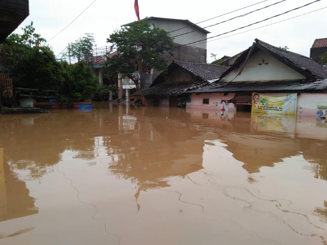 Jatim Dilanda Banjir Besar, TKD Jokowi-Ma’ruf Setop Sementara Kampanye