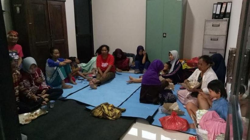 Banjir Madiun Surut, Perkampungan Masih Gelap Gulita