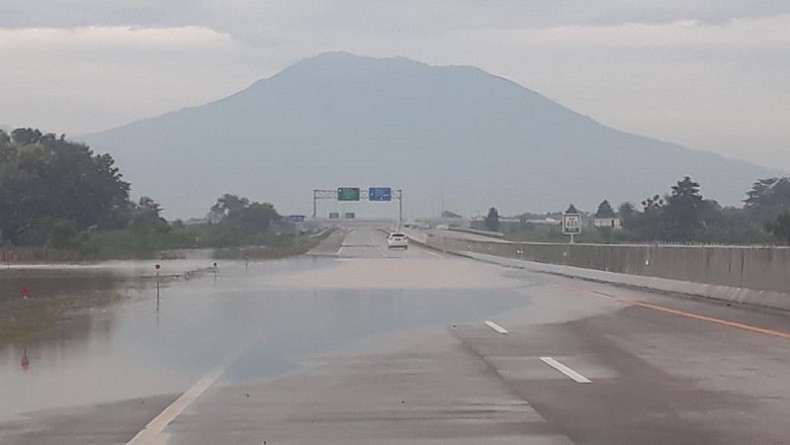Banjir Surut, Tol Caruban-Madiun Sudah Dapat Dilalui Kendaraan