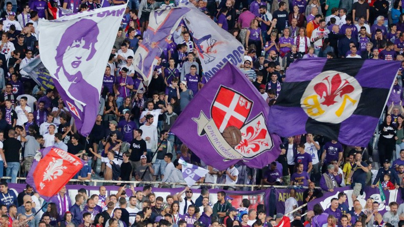 Miris, Tifosi Fiorentina Ejek Fans Cagliari yang Meninggal di Stadion