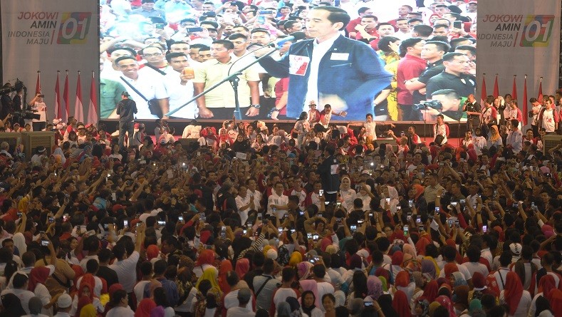 Merasa Jadi Keluarga Besar Sumut, Jokowi: Kita Harus Menang di Sini