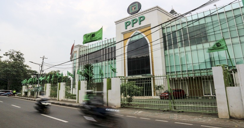 Geledah Ruang Romy di Kantor PPP, Penyidik KPK Sita 2 Koper Besar