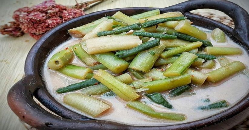 Berkreasi Membuat Sayur Lompong, Menu Jadul Terbuat dari Batang Talas