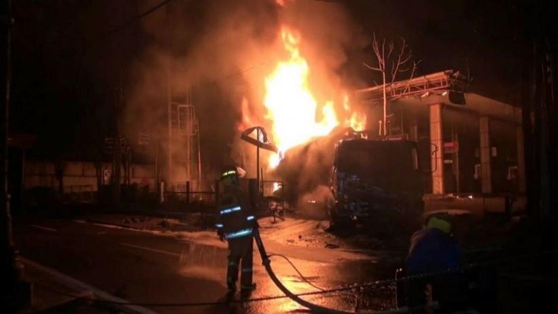 Rumah di Pasar Gembrong Jaktim Terbakar, 14 Mobil Damkar Dikerahkan