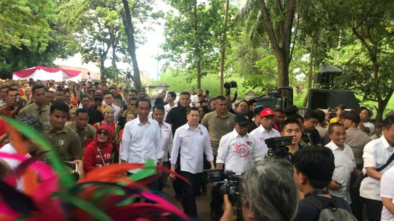 Dekat Selama Kampanye, Jokowi Disebut Nyaman dengan HT dan Perindo
