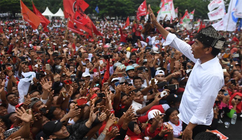 Sapa Masyarakat Banyuwangi, Jokowi Jelaskan 3 Program Andalan