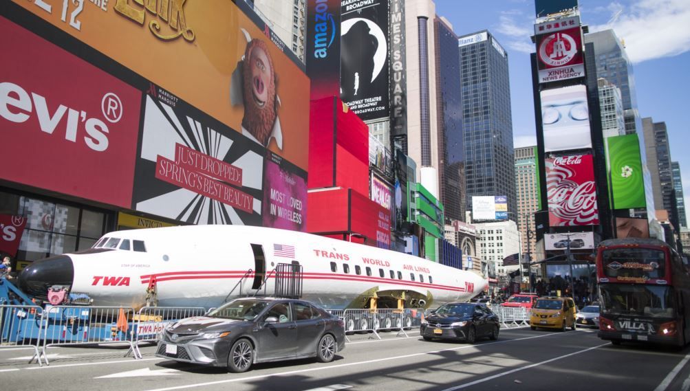 Connie, Pesawat Antik Era 1950-an yang Jadi Bar Cantik di New York