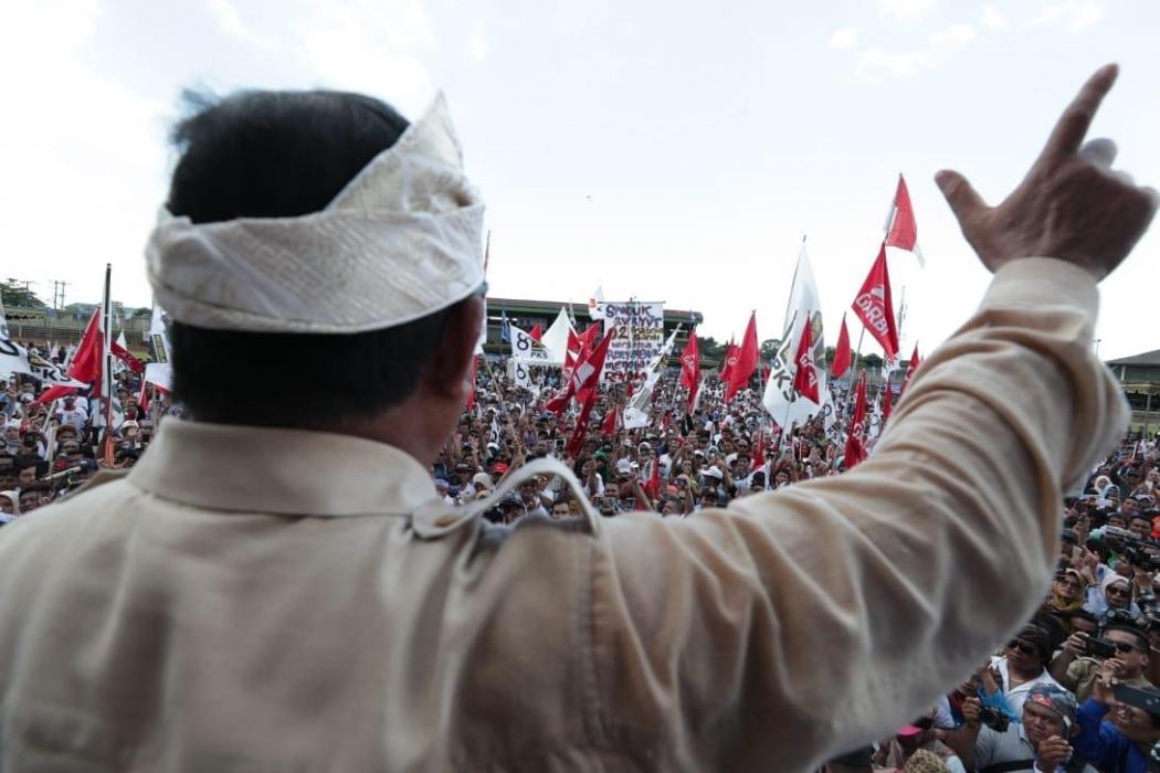 Kampanye di Bali, Prabowo Bangga Spanduk Pendukung dari Karung Beras