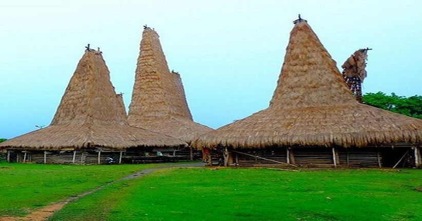 Mengintip Desa Kuno di NTT, Ratenggaro Miliki Kuburan Tua yang Unik