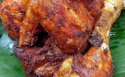 Lezatnya Ayam Goreng Rempah, Aroma Bumbunya Menggoda Selera