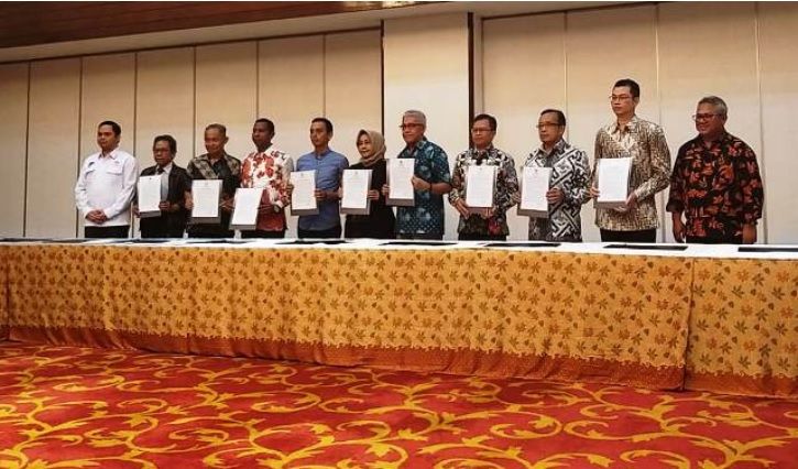 Sembilan Panelis Debat Capres Jokowi vs Prabowo Teken Pakta Integritas