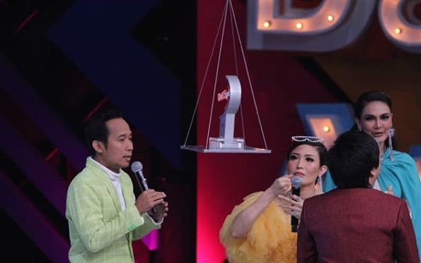Diam-Diam, Ayu Dewi Mengandung Anak Ketiga