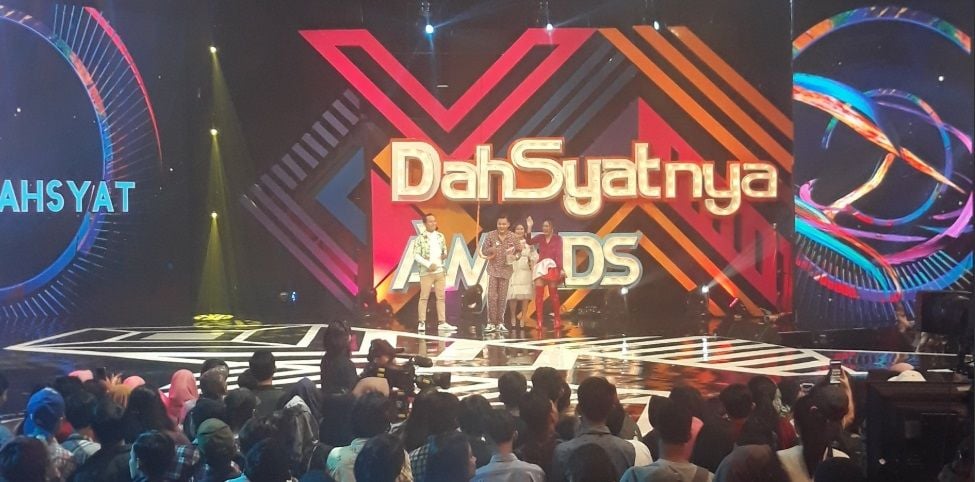 Kalahkan Afgan, Rizky Febian Raih Piala Penyanyi Solo Pria Terdahsyat 