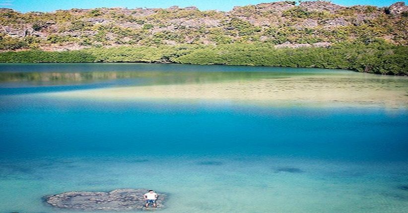 Terpikat Telaga Nirwana Pulau Rote, Unik Ada Batu Berbentuk Love