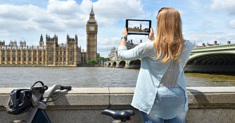 Travelling dan Belanja Tanpa Membawa Uang Tunai, Ini Keuntungannya