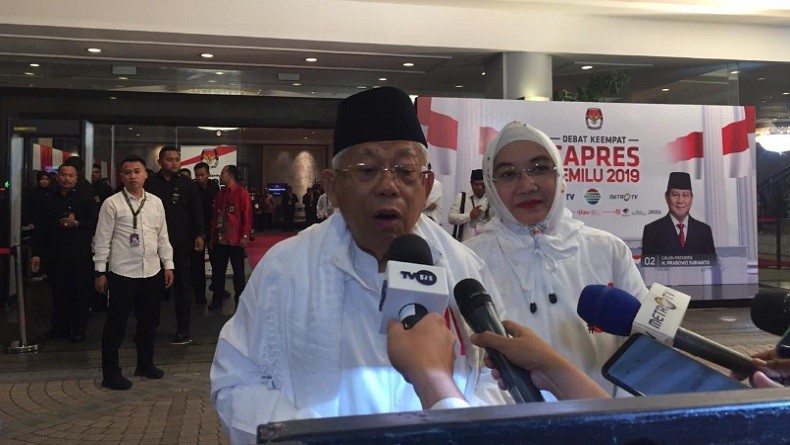 Saksikan Debat Pakai Jaket Putih 01, Ma'ruf Amin: Biar Lebih Milenial