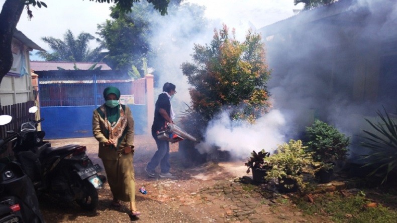 Caleg Perindo Jambi Fogging Kompleks Guru Mayang