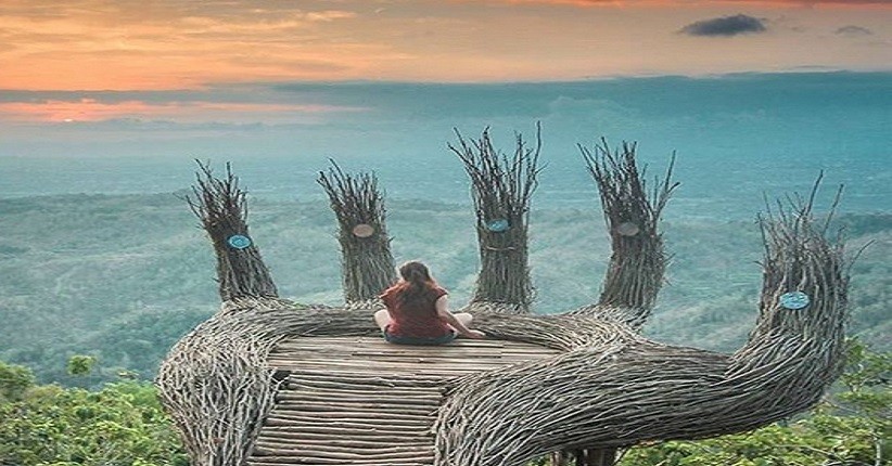 Indahnya Kota Yogya jika Dilihat dari Bukit Hutan Pinus Pengger Bantul