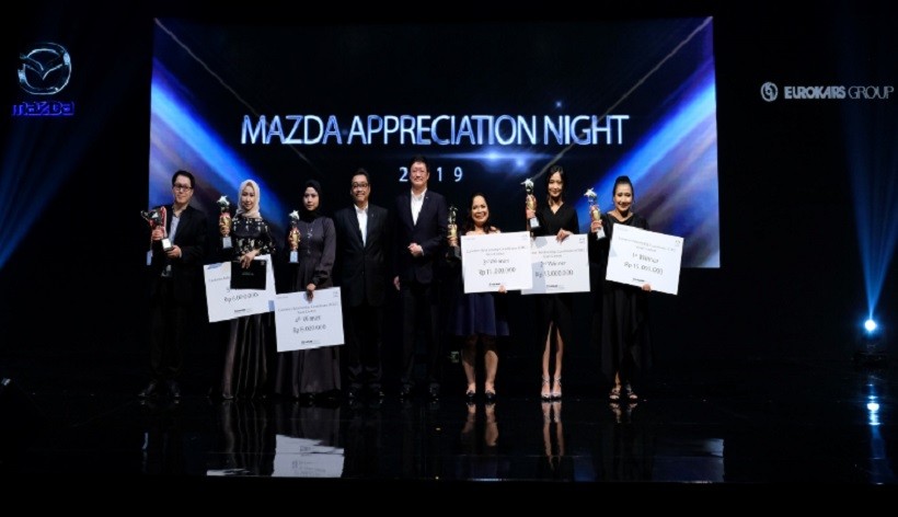 PT EMI Beri Penghargaan 5 Dealer Mazda Terbaik
