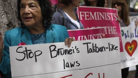 Kepala HAM PBB Desak Brunei Batalkan Hukum Rajam Sampai Mati bagi LGBT